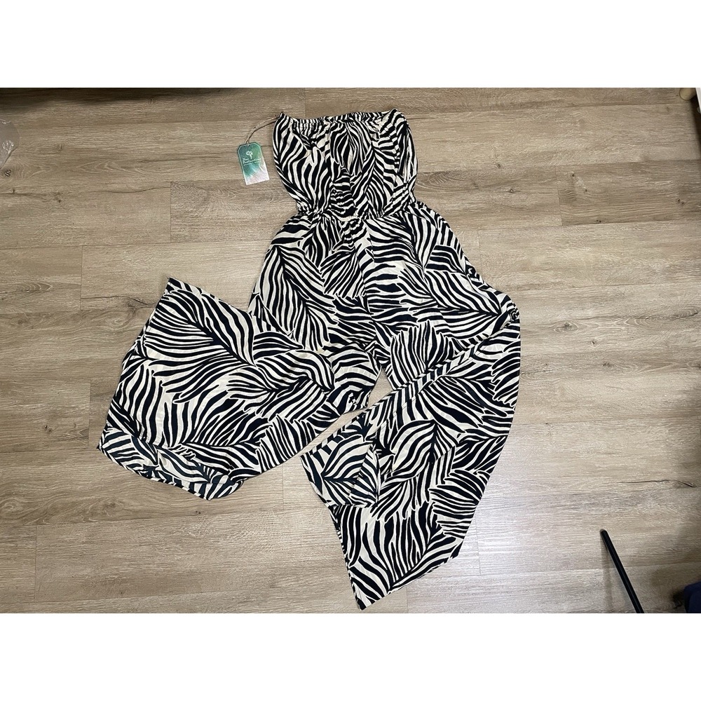 NWT Free Destinations Romper Women's Size M Truly Zebra Abstract Pattern Jumper